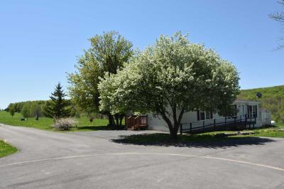 Photo 4 of 25 of home located at 5600 Shute Rd La Fayette, NY 13084
