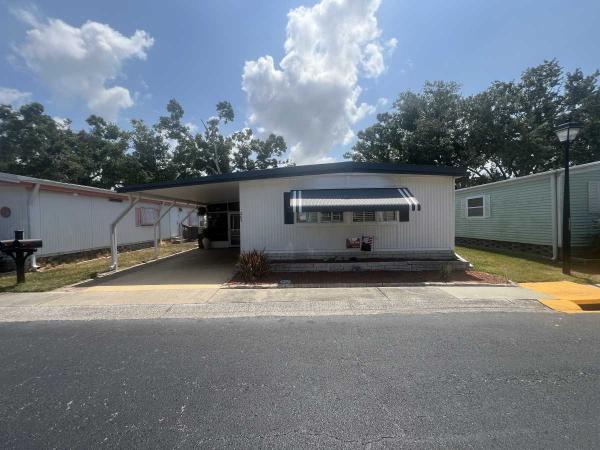 Photo 1 of 2 of home located at 12100 Seminole Blvd, Lot 285 Largo, FL 33778