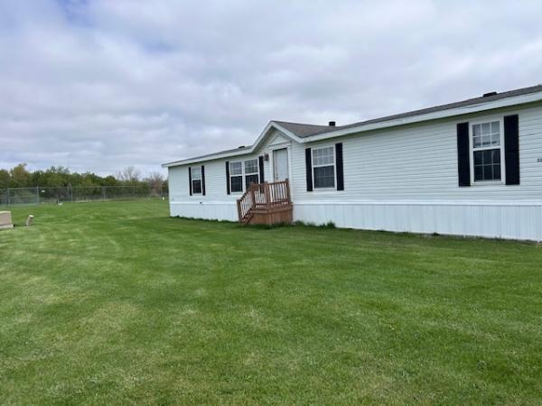 2005  Mobile Home For Sale