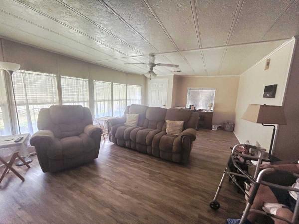 1983 AGE 45+ PARK Mobile Home