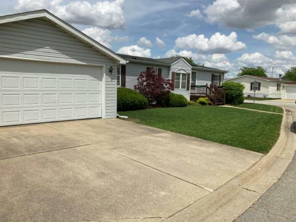 Photo 1 of 2 of home located at 103 Silver Cr Manteno, IL 60950