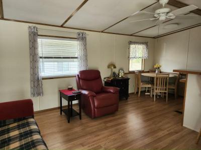 Photo 3 of 20 of home located at 11 Lakeview Dr. Fruitland Park, FL 34731