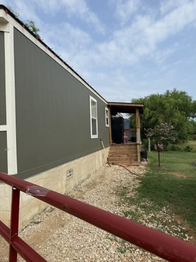 Photo 3 of 8 of home located at 10150 Co Rd 343 Charlotte, TX 78011