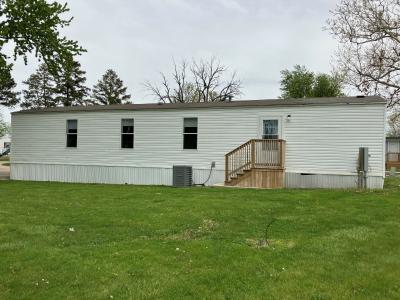 Photo 3 of 21 of home located at 106 Oren Lane Galesburg, IL 61401