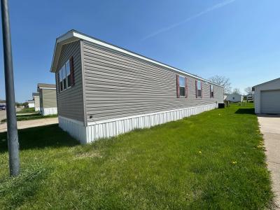 Photo 2 of 23 of home located at 2041 SE Four Seasons Dr. #164 Ankeny, IA 50021