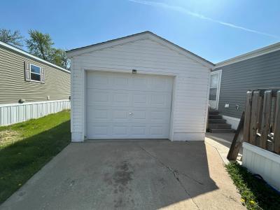 Photo 4 of 23 of home located at 2041 SE Four Seasons Dr. #164 Ankeny, IA 50021