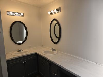 Photo 5 of 11 of home located at 6994 Chippewa Dr Romulus, MI 48174