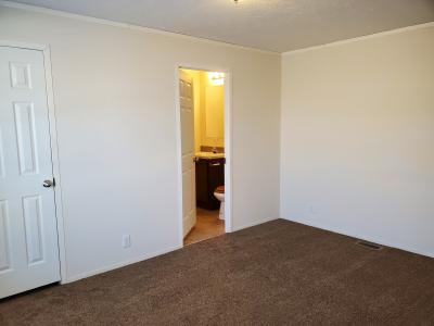 Photo 5 of 10 of home located at 6835 Laramie Dr Romulus, MI 48174