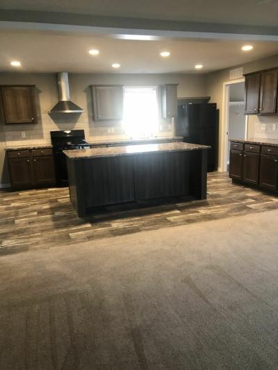 Mobile Home at 23724 Deerfield Lot 177 New Boston, MI 48164