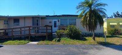 Photo 3 of 10 of home located at 7403 46th Ave. N. Lot 274 Saint Petersburg, FL 33709