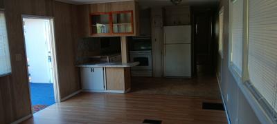Photo 5 of 10 of home located at 7403 46th Ave. N. Lot 274 Saint Petersburg, FL 33709
