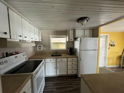 Photo 5 of 13 of home located at 105 Bonny Shores Drive Lakeland, FL 33801