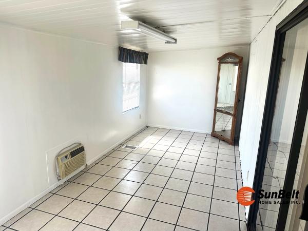 1987 CLAR Mobile Home