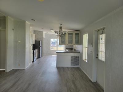 Photo 5 of 20 of home located at 32 East Ln Palmetto, FL 34221