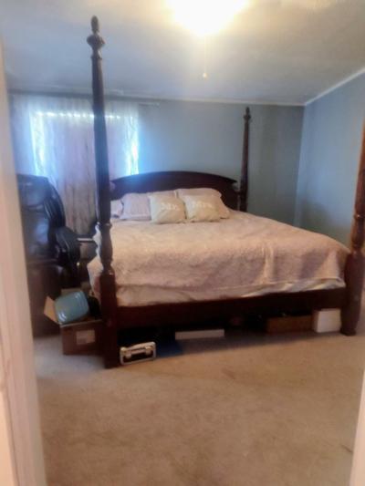 Photo 6 of 15 of home located at 100 Riverview Drive Saline, MI 48176