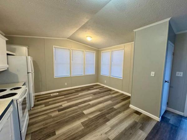 2003 Schult Manufactured Home
