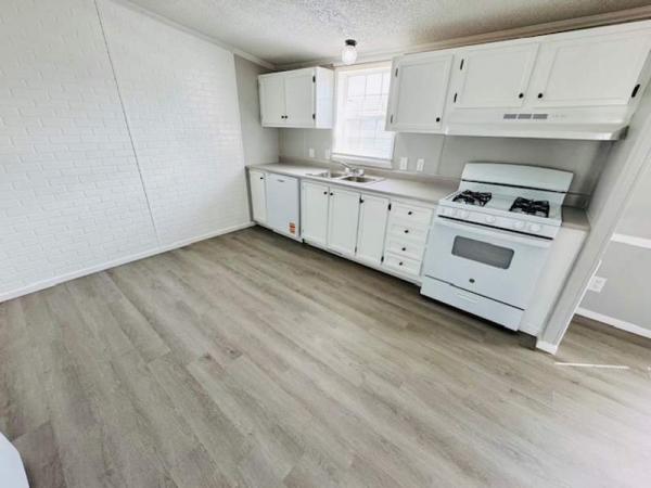 1996 Commadore Manufactured Home