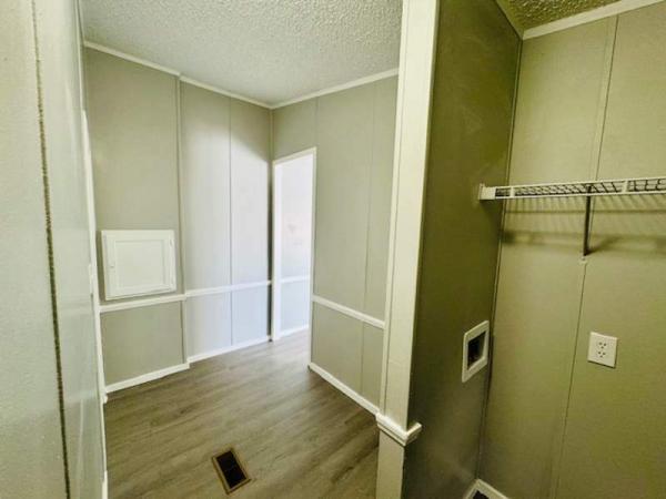 1996 Commadore Manufactured Home