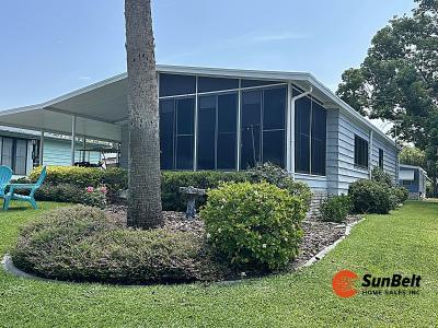 Photo 2 of 38 of home located at 1260 Citrus Drive Leesburg, FL 34788