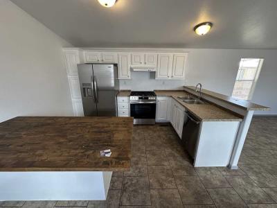 Photo 5 of 18 of home located at 625 W. Mckellips Rd. #236 Mesa, AZ 85201