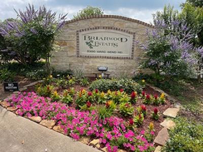 Photo 4 of 8 of home located at 2300 Ward Bend Rd Sealy, TX 77474