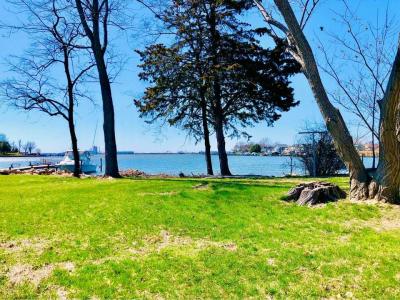Photo 4 of 11 of home located at 22 Shore Rd Sparrow Point, MD 21219