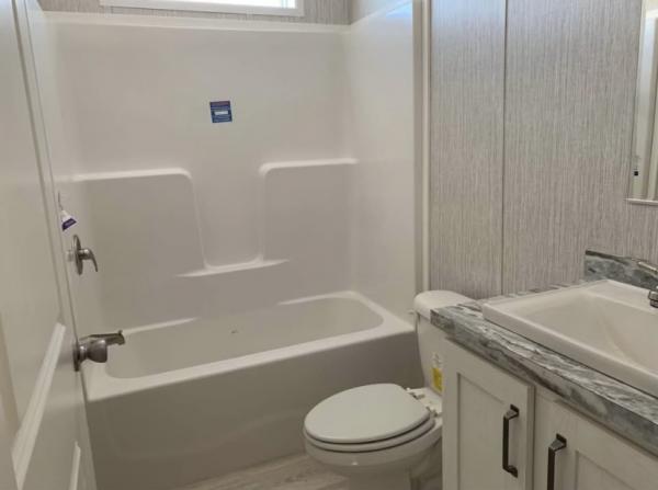2024 Commodore Mobile Home