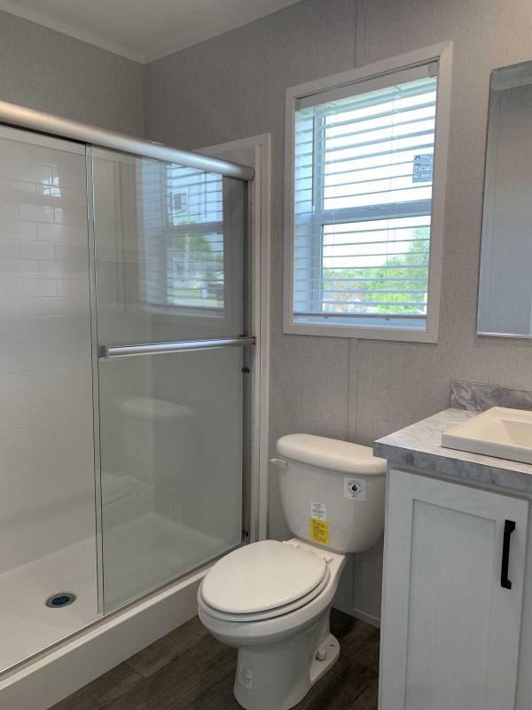 2024 Commodore Mobile Home