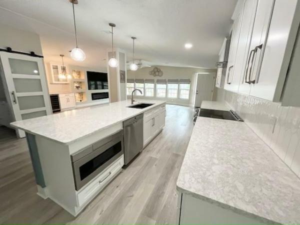 1987 Barrington Manufactured Home
