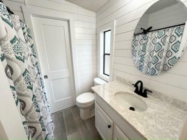 1987 Barrington Manufactured Home
