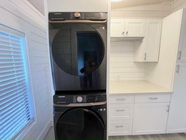 1987 Barrington Manufactured Home