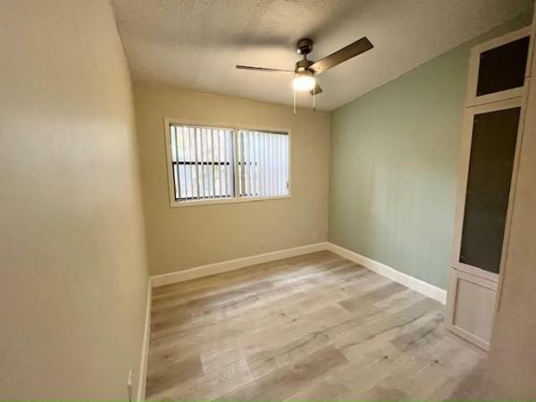1987 Barrington Manufactured Home