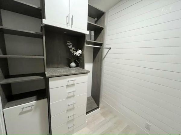 1987 Barrington Manufactured Home