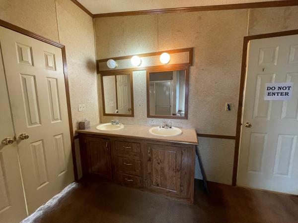 1997 HOMES OF LEGEND TRADITION Mobile Home
