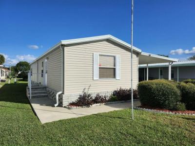 Photo 4 of 20 of home located at 20 Lakewood Ln. Fruitland Park, FL 34731