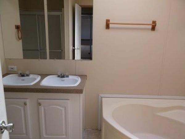 2001 Clayton Homes Inc Waycross Mobile Home