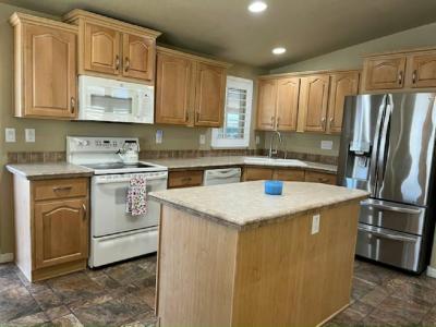 Photo 2 of 20 of home located at 3301 S. Goldfield Road #6016 Apache Junction, AZ 85119