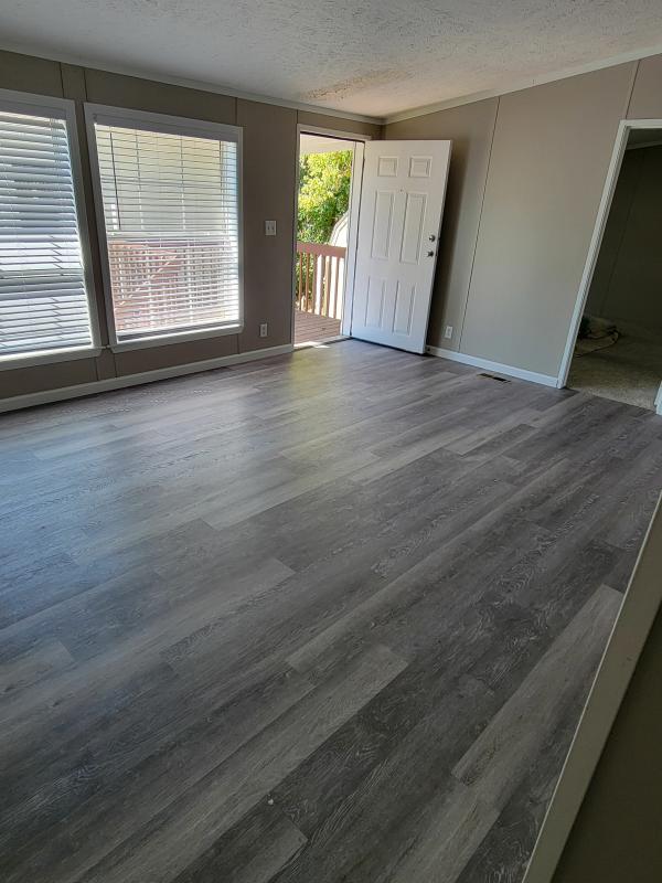 Photo 1 of 2 of home located at 3519 44th Avenue Lot 354 Moline, IL 61265