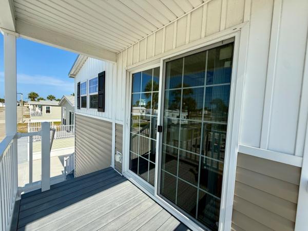 2023 Champion 2034467-SSS Mobile Home