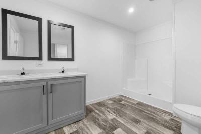 Photo 5 of 6 of home located at 16820 Oak Leaf Court North Fort Myers, FL 33917