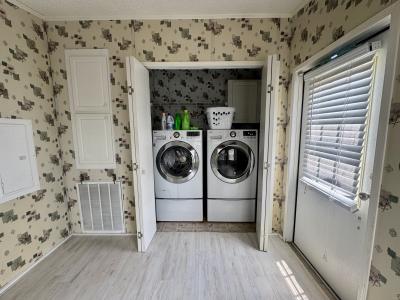 Photo 5 of 16 of home located at 114 Exeter Court Sanford, FL 32773