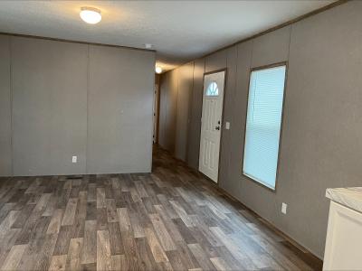 Photo 5 of 14 of home located at 2101 SW 38th Street, Lot 131 Lawton, OK 73505