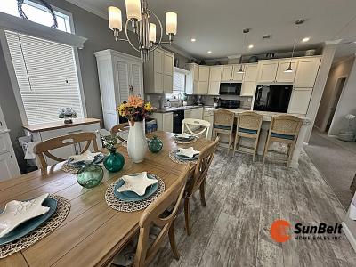 Photo 5 of 29 of home located at 29118 Cutter Lane Leesburg, FL 34748