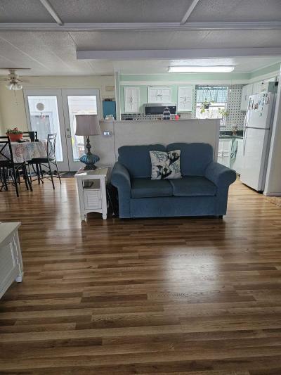 Photo 7 of 8 of home located at 138 West Sterling Way Leesburg, FL 34788