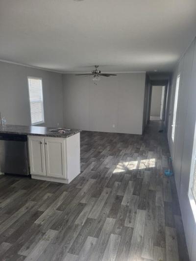 Photo 3 of 6 of home located at 3000 Moxadarla Rd. #32 Zanesville, OH 43701