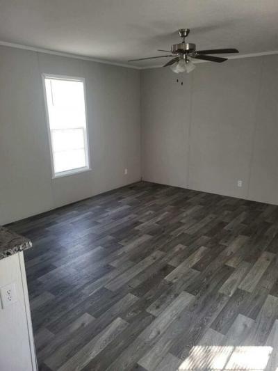 Photo 4 of 6 of home located at 3000 Moxadarla Rd. #32 Zanesville, OH 43701