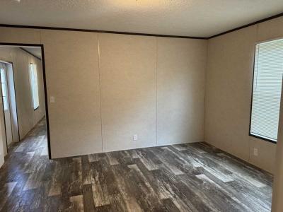 Photo 4 of 14 of home located at 2710 N Farm Rd 137 #202 Springfield, MO 65803