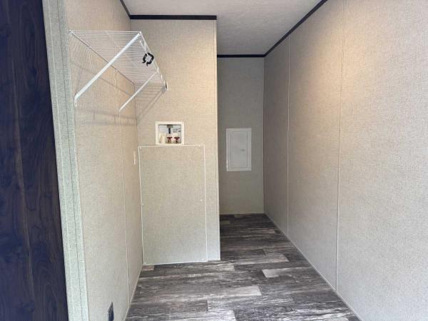 2022 Skyline CHPR-1676H32P01 Manufactured Home
