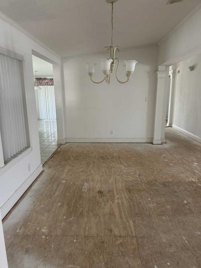 Photo 4 of 15 of home located at 4529 Dewsbury T Lot #798 Lakeland, FL 33801