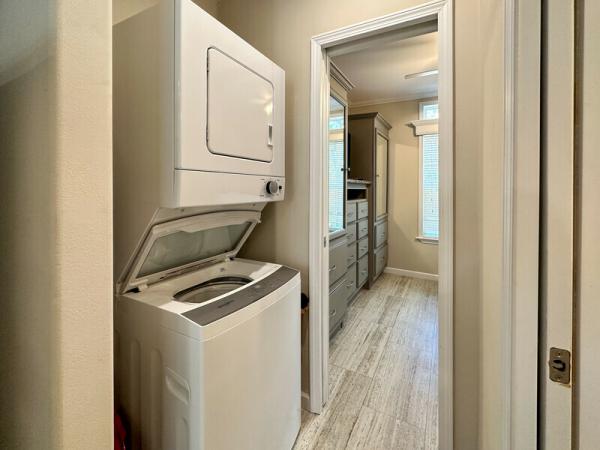 2019 Skyline 5207-D Mobile Home